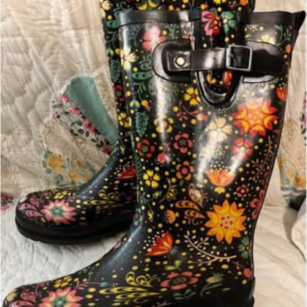 Western Chief Floral Black Rain Boots - Picture 2 of 3